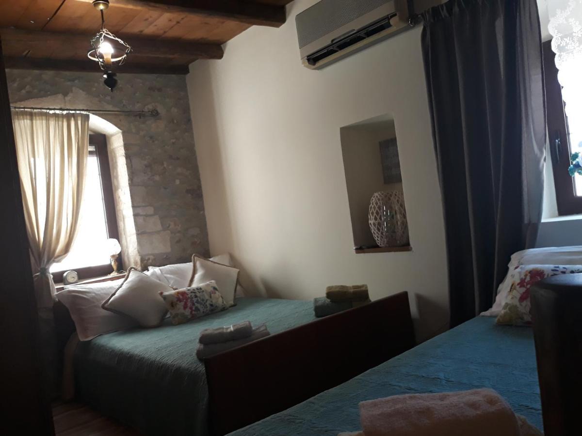 Koutouloufari Cosy Cretan Chalet *